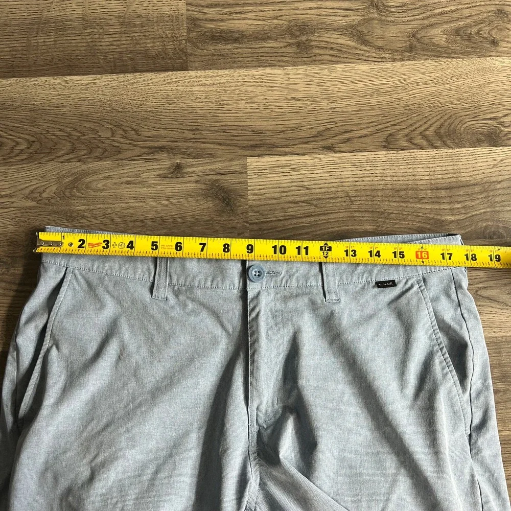 Travis Mathew size tag